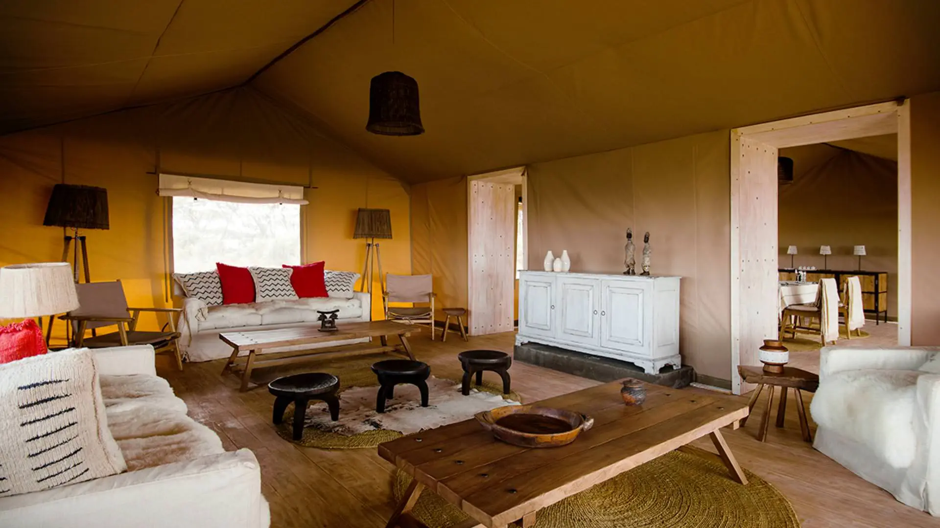 Accommodation choices range from safari lodges to bush camps.
